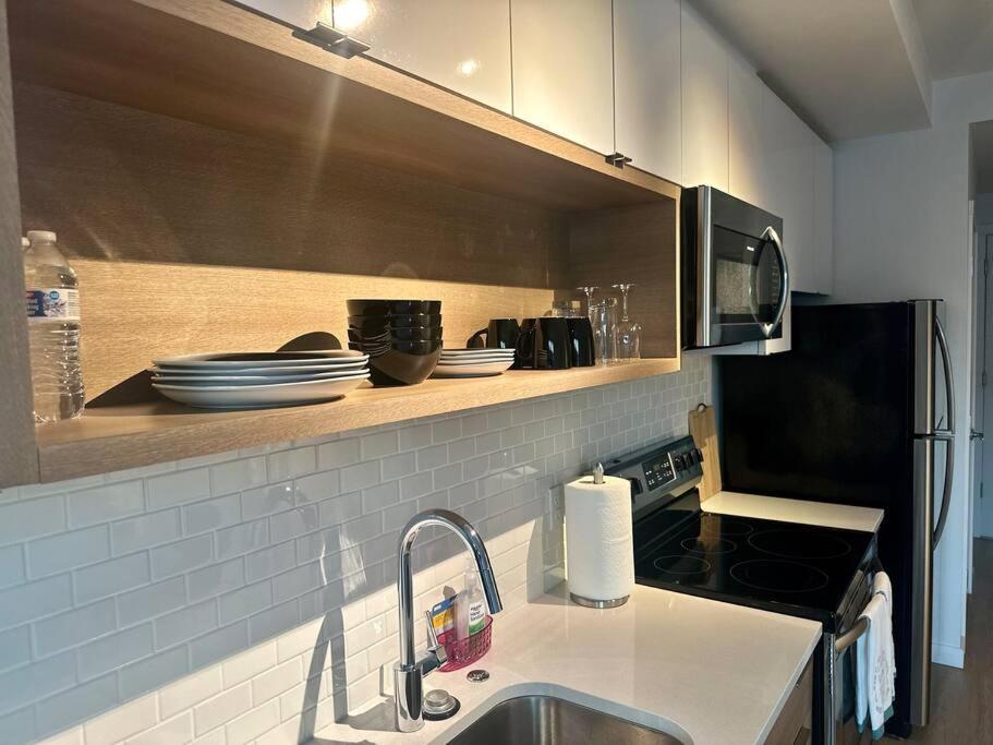 Modern Apartment Downtown Tacoma Near The Convention Center, Free Netflix , King Size Bed & Futon Sofa Bed , Ac, Great Amenities Rooftop, Self-Check-In 外观 照片