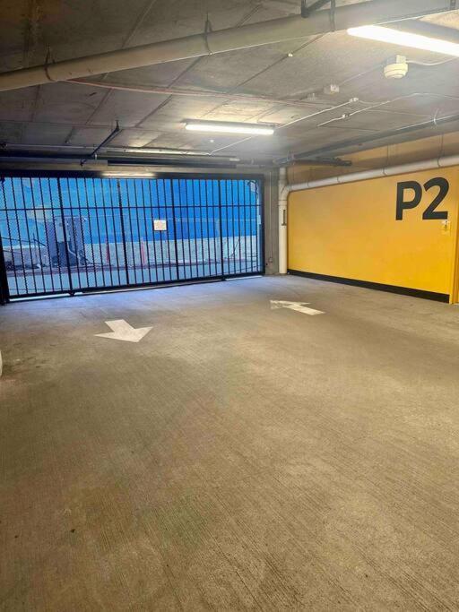 Modern Apartment Downtown Tacoma Near The Convention Center, Free Netflix , King Size Bed & Futon Sofa Bed , Ac, Great Amenities Rooftop, Self-Check-In 外观 照片